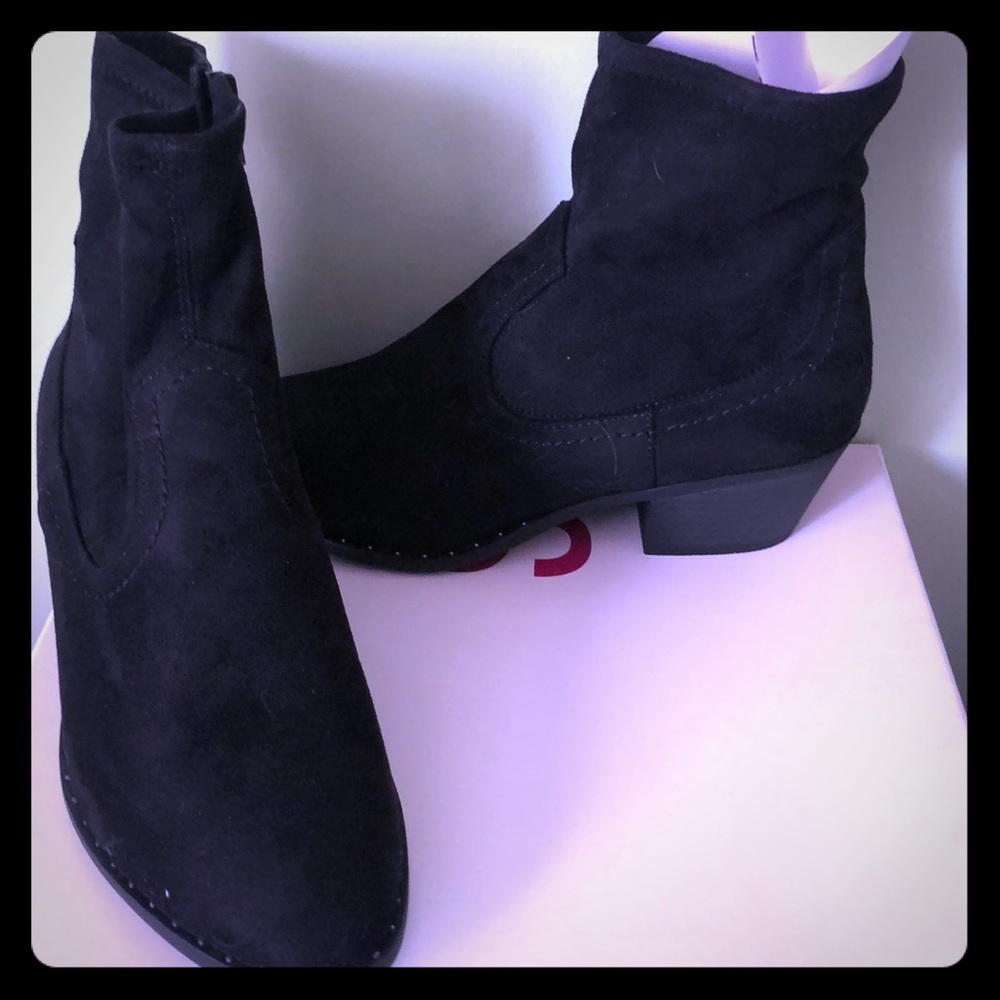 New in box SO black suede booties station size 8